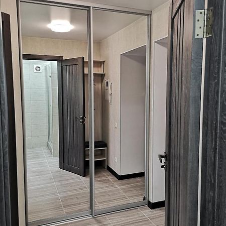 Новая Квартира На Пр. Соборном Возле Зну Zaporizhia Exterior foto